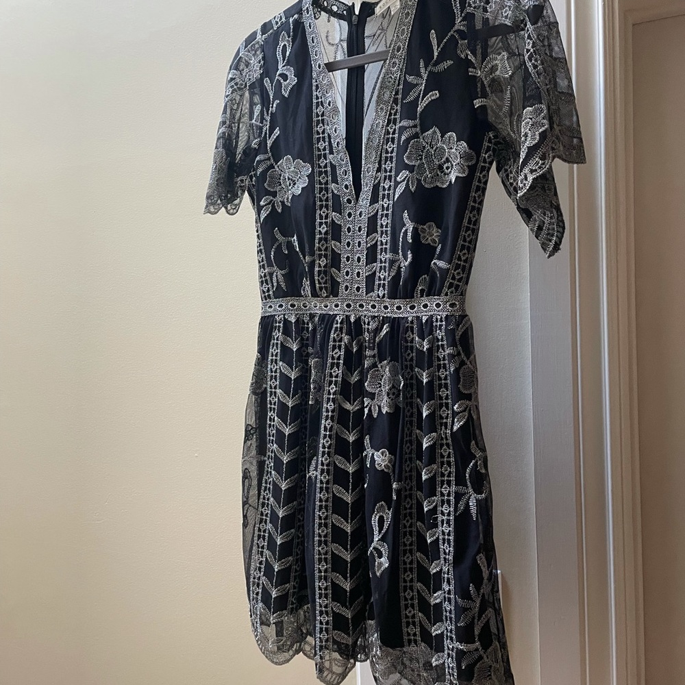 Socialite Nordstrom XS metallic embroidered dress